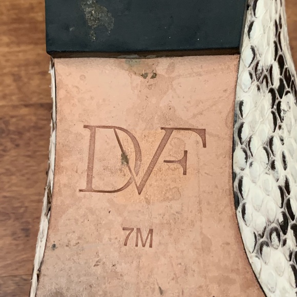 DVF Snakeskin Flats - Picture 10 of 10